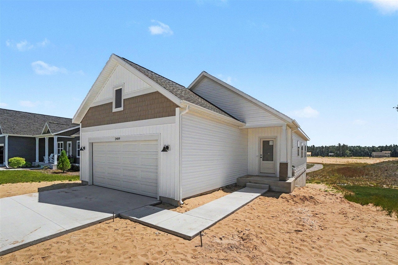 2489 Gray Wolf Way — photo