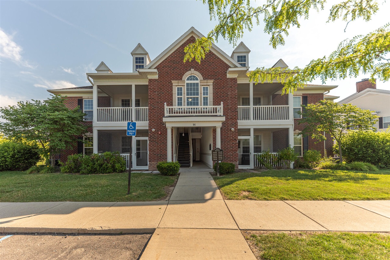 1042 W Summerfield Glen Circle — photo