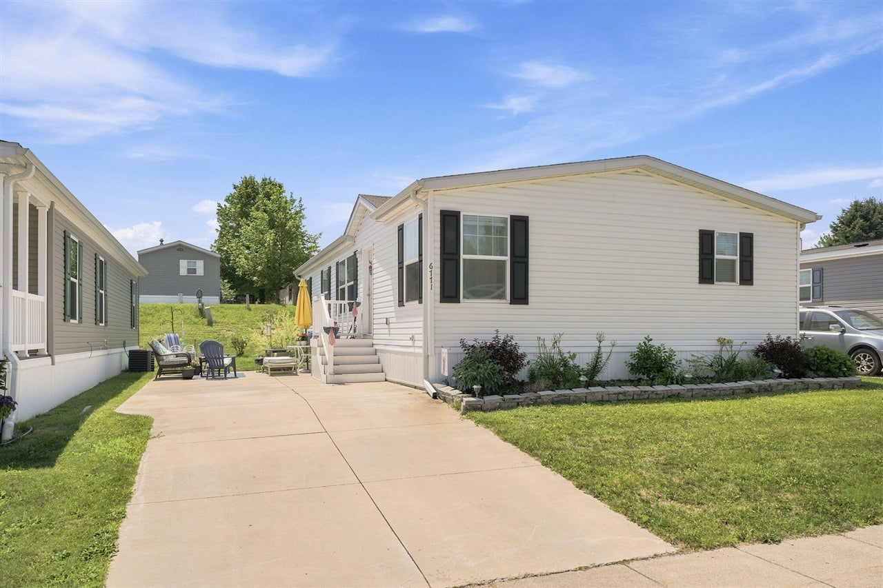 6771 J.r. Drive — photo