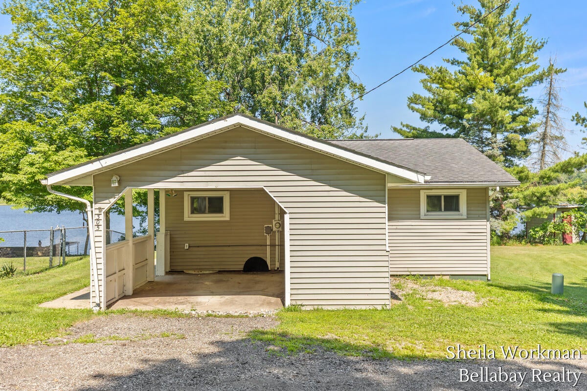 305 Clear Lake Drive — photo