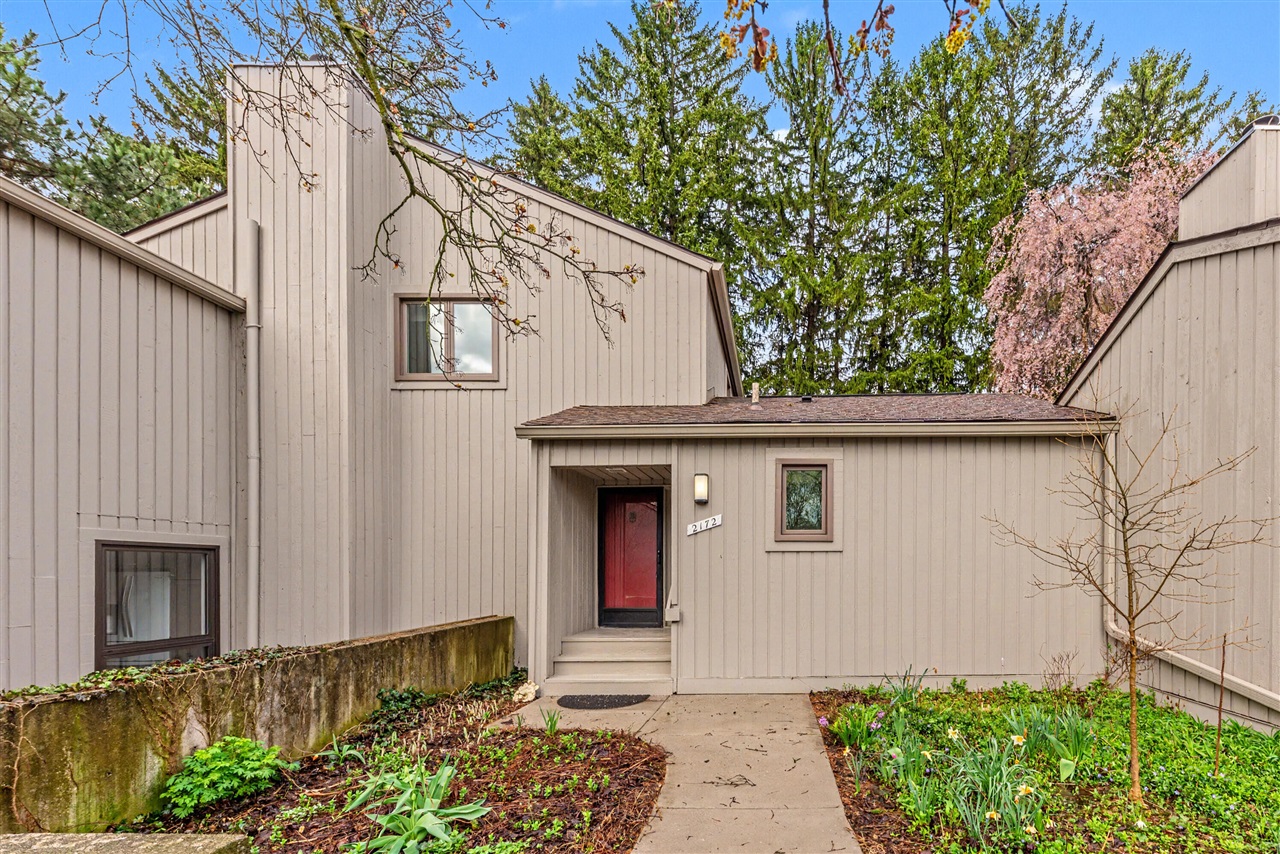 2172 Overlook Court — photo