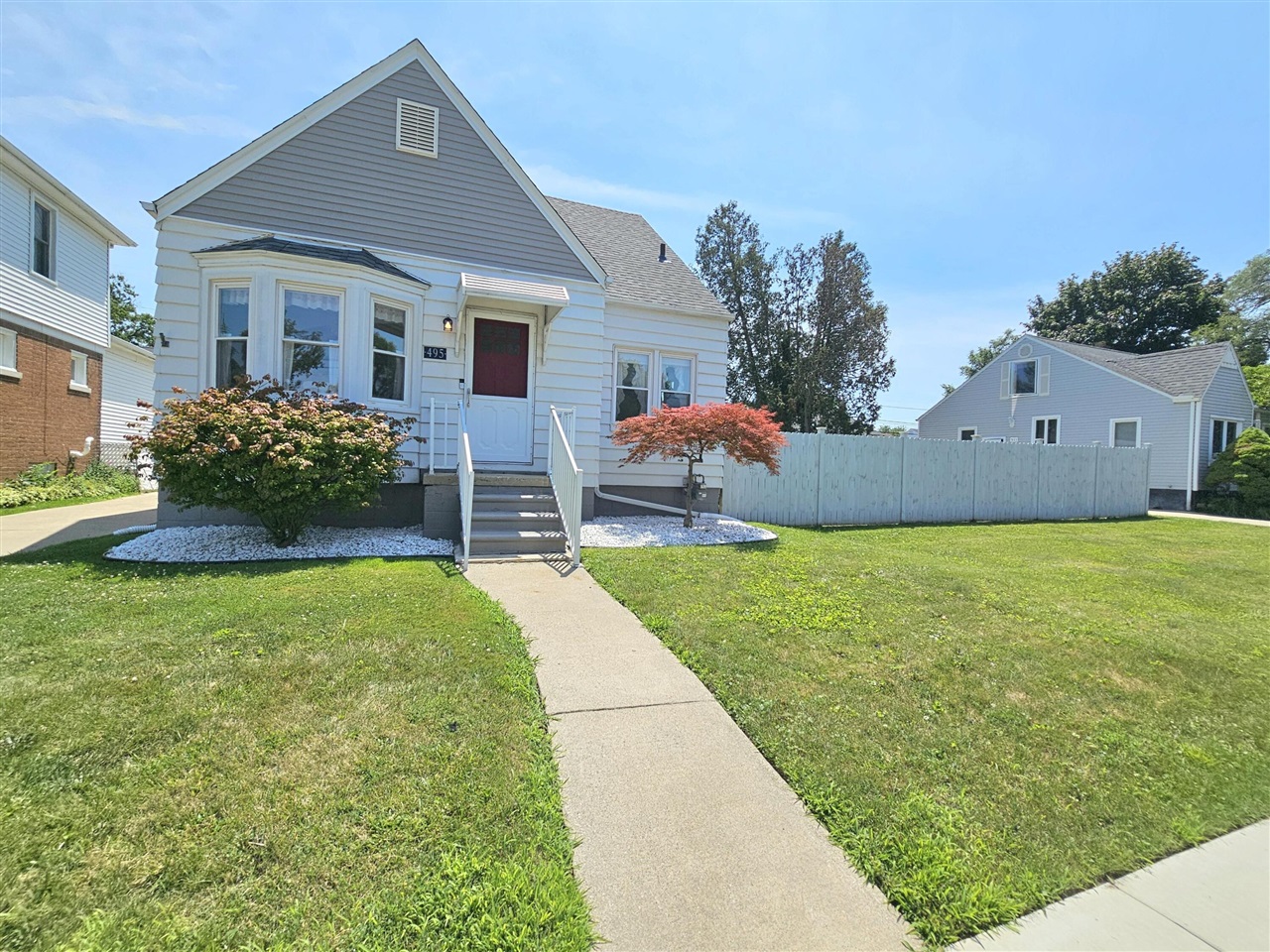 495 North Drive — photo