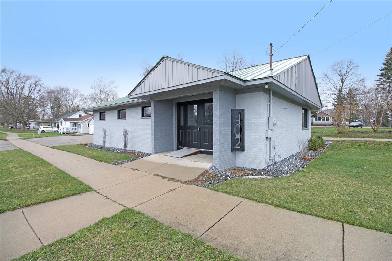 402 Thornton Street — photo