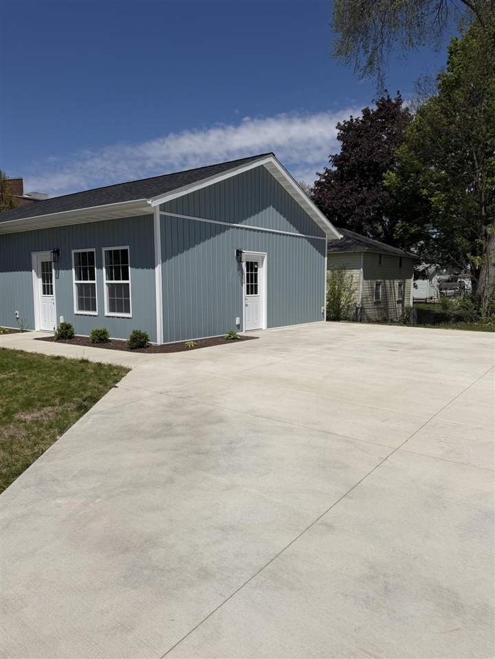 303 Middle Street, Three Rivers, MI 49093 — photo 2