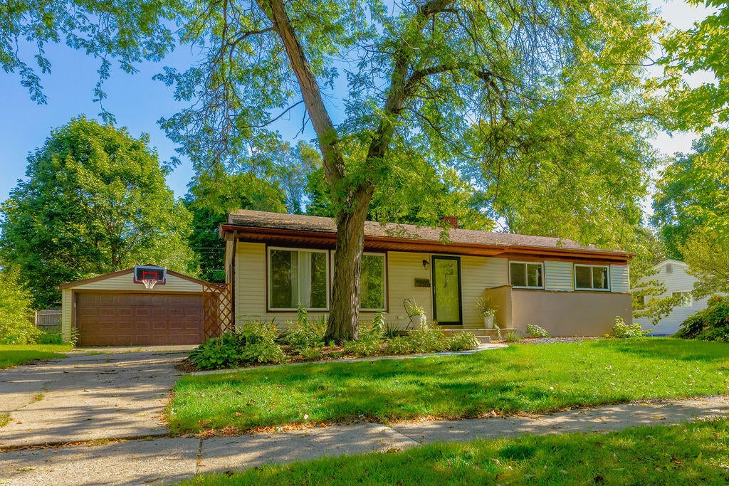 2703 Towner Boulevard — photo