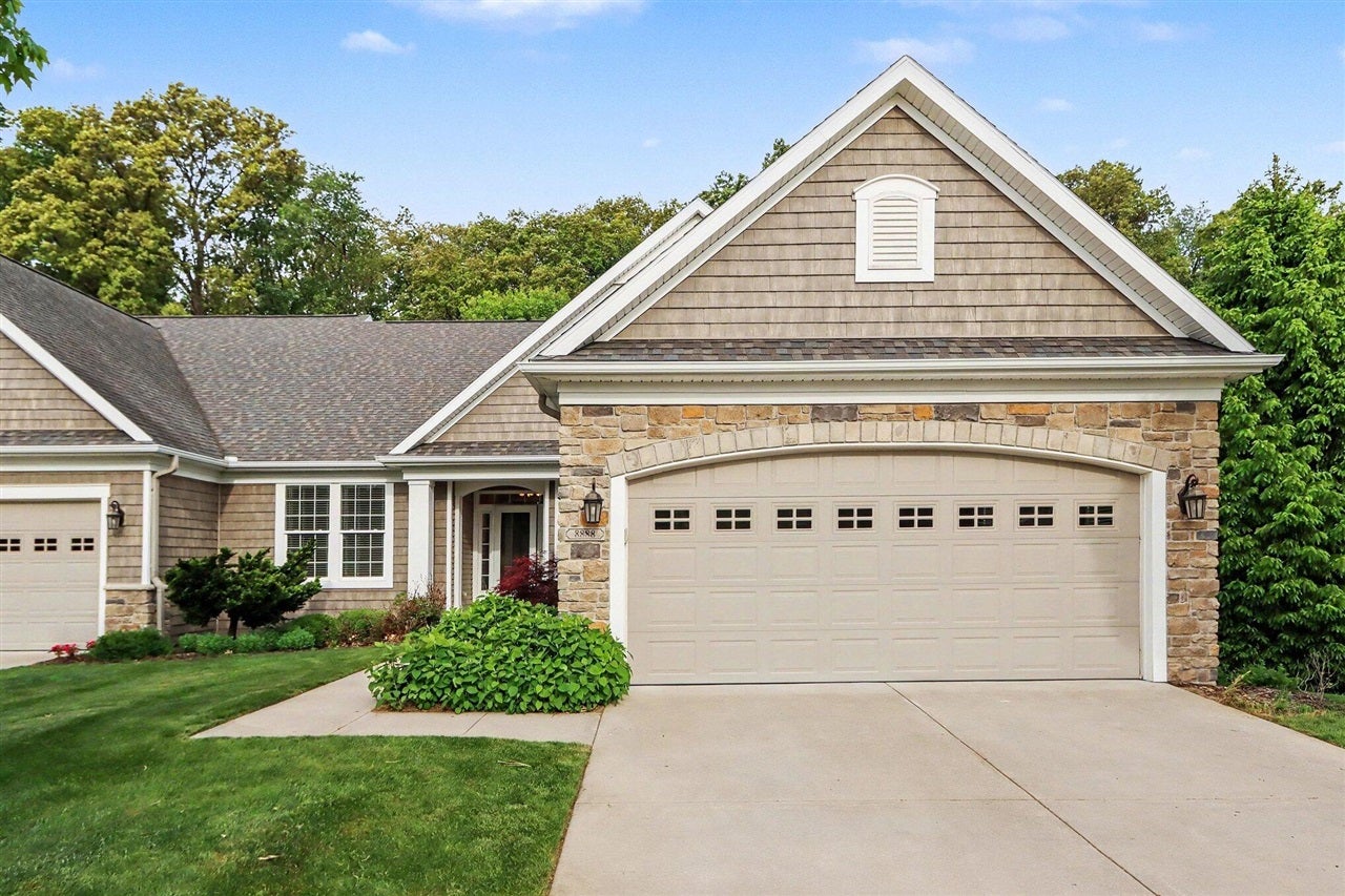8888 Oakland Hills Circle — photo