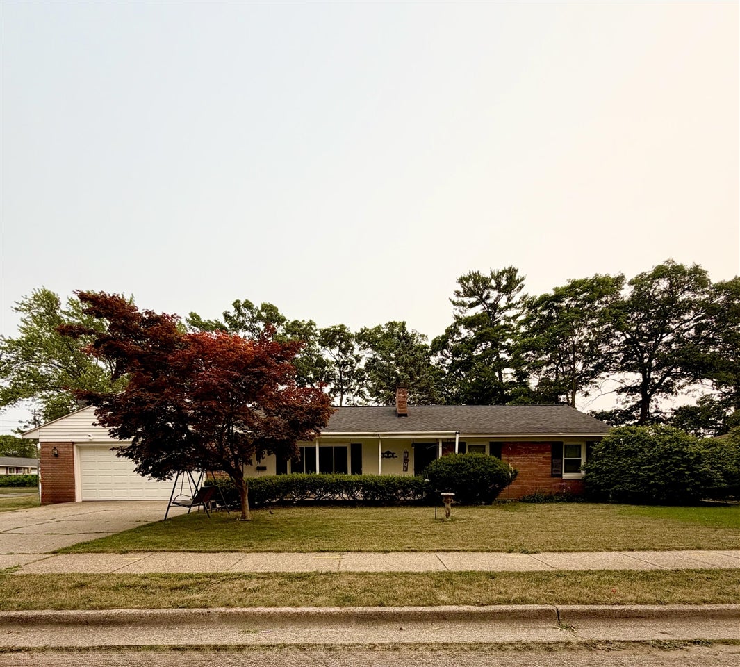 1499 Eastwood Drive — photo