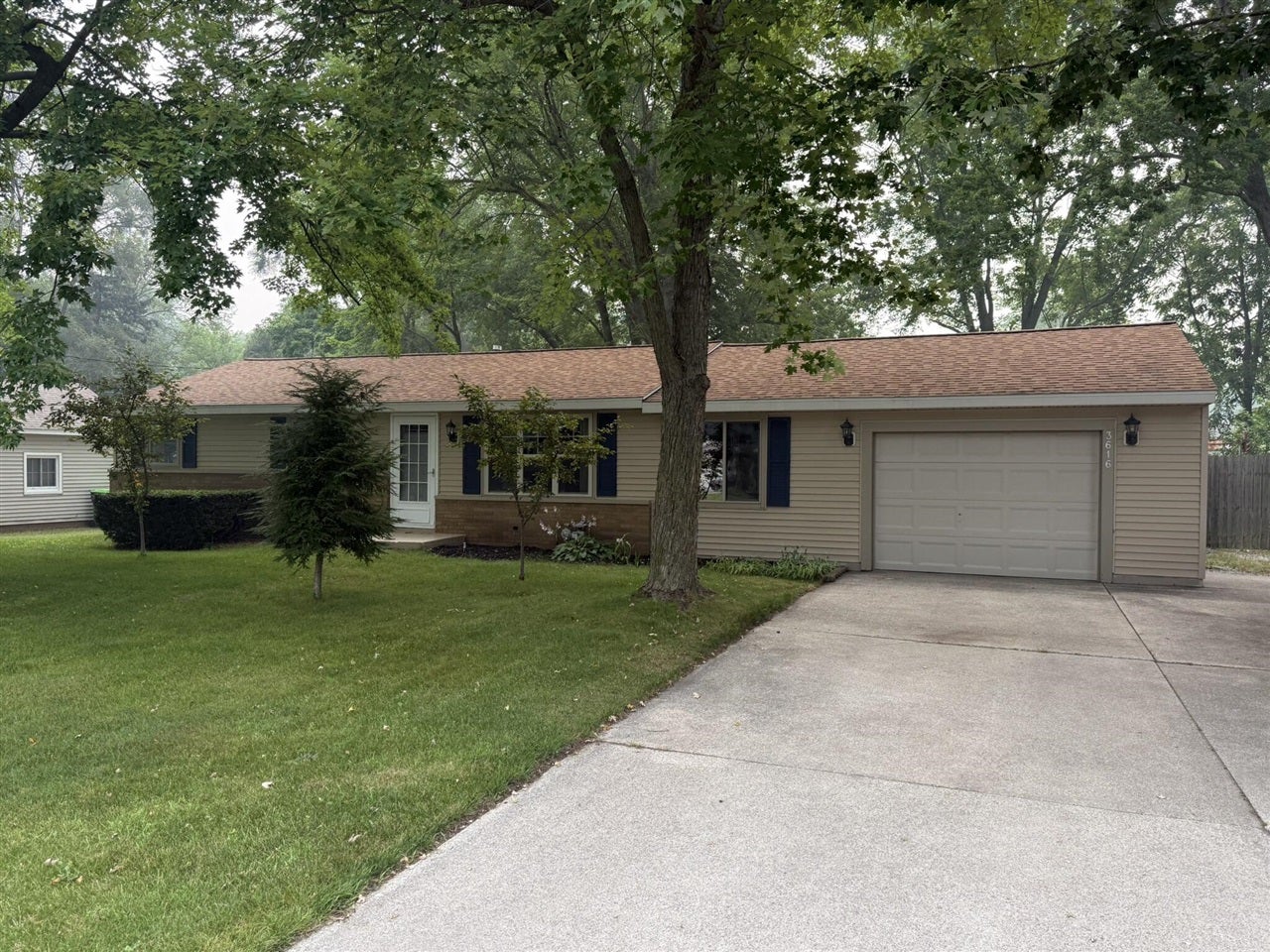 3616 S Sheridan Drive — photo