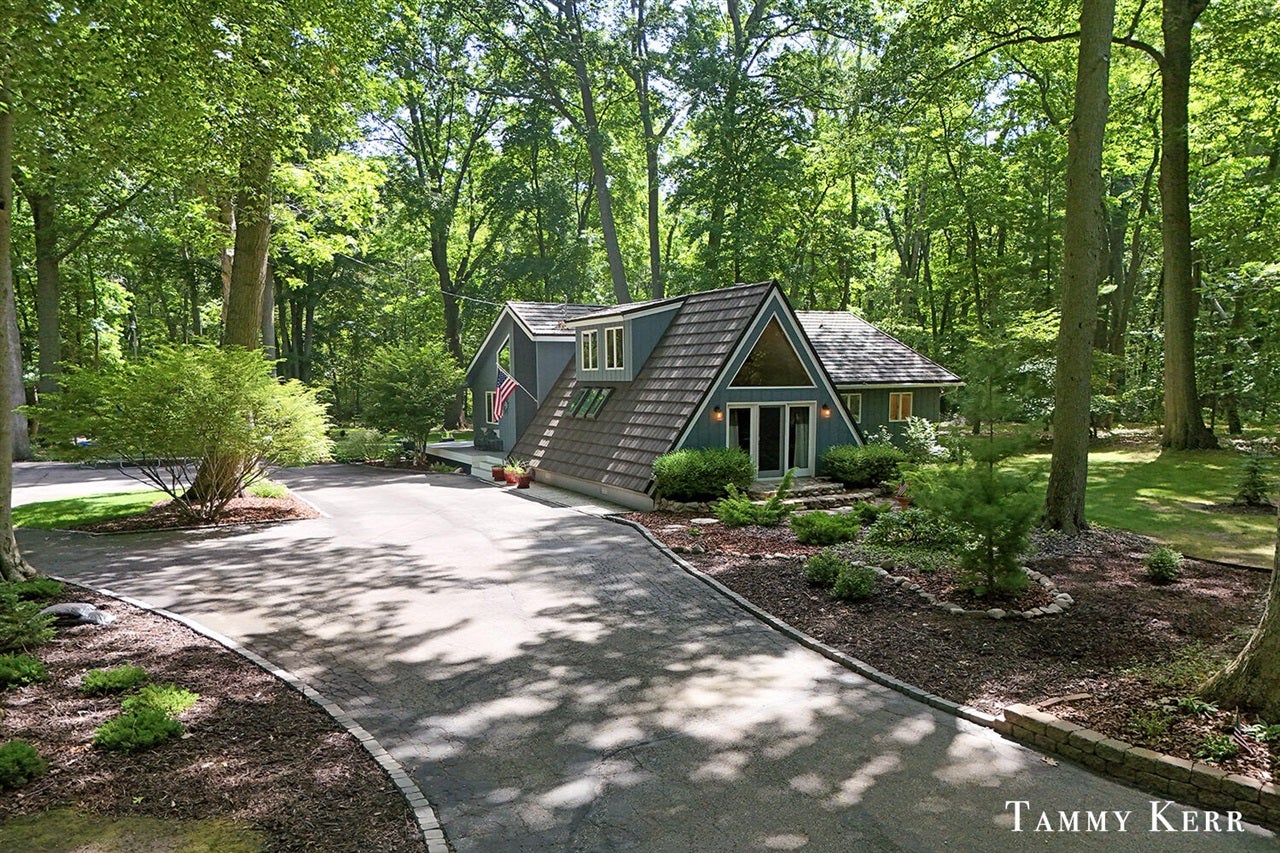 6051 Old Allegan Road — photo