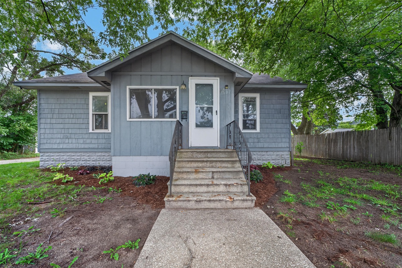 1682 Edwin Street — photo
