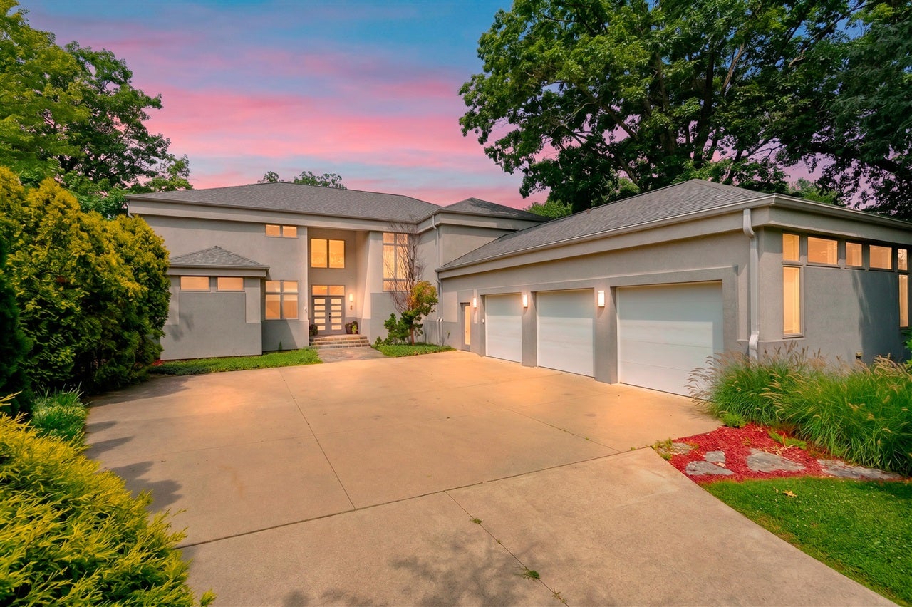 20 Hiawatha Drive — photo