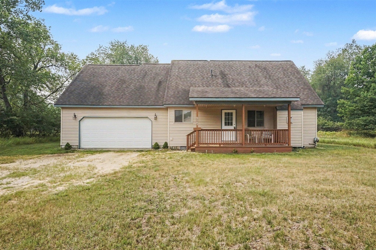 8885 Edgewater Drive — photo