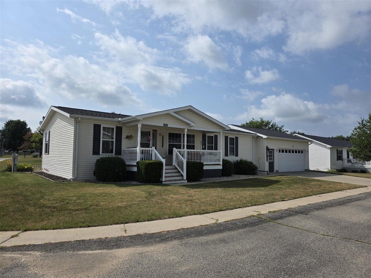 1402 Westwind Lane — photo