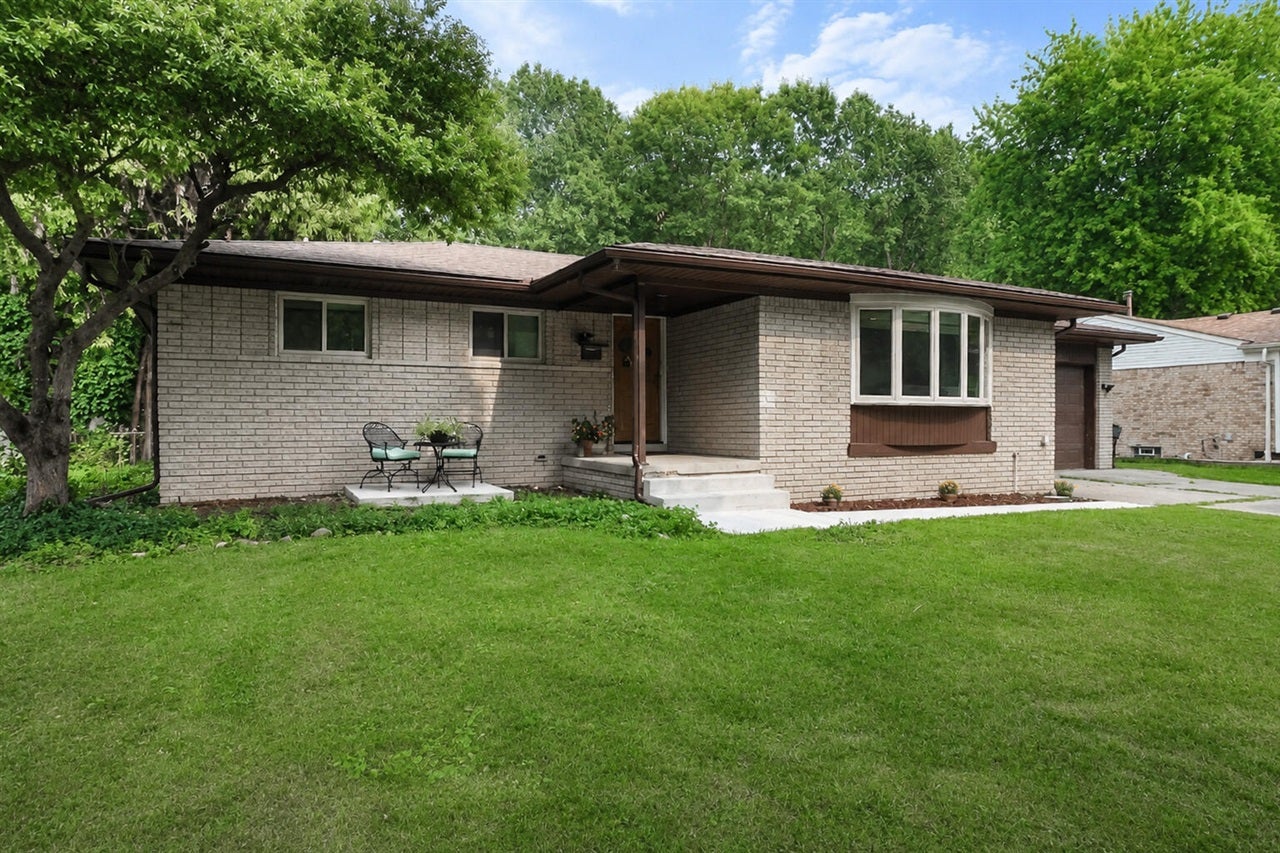 53284 Wolf Drive — photo