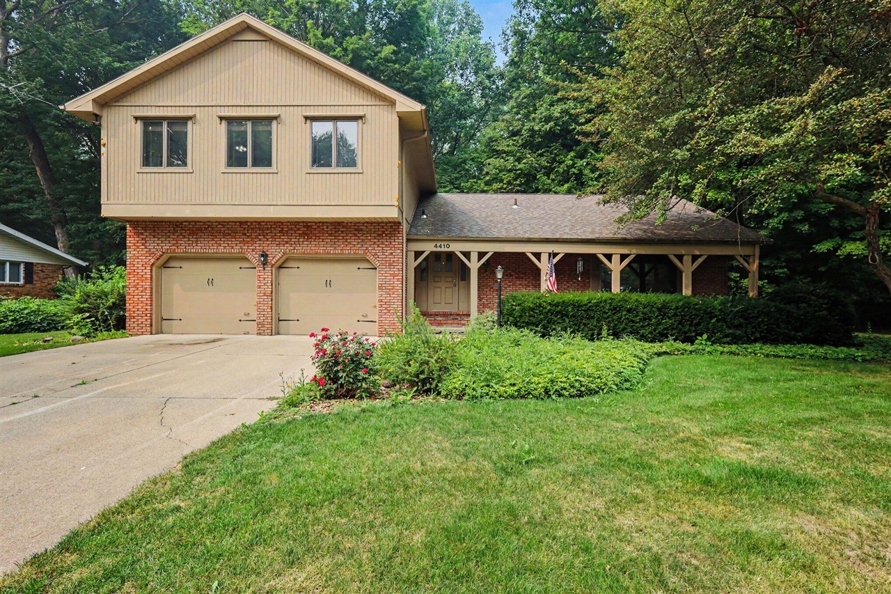 4410 Laurel Drive — photo