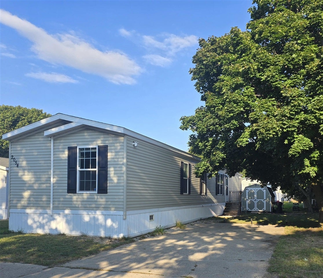 2054 Ironwood E Court — photo