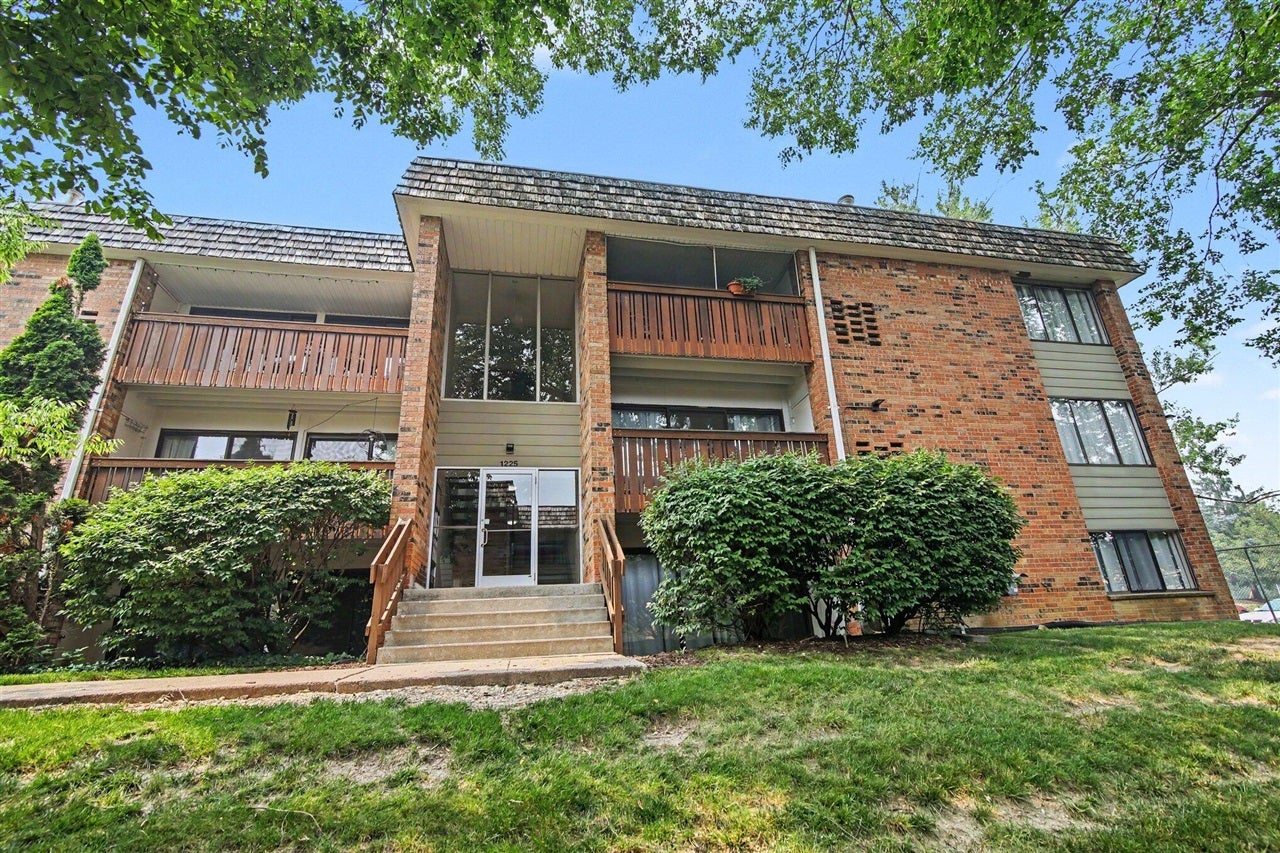 1225 S Maple Road 307 — photo