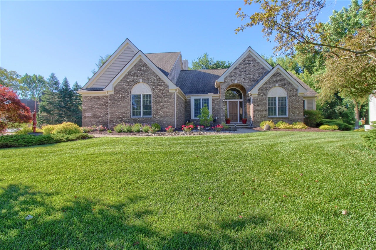 1421 W Greenfield Court — photo