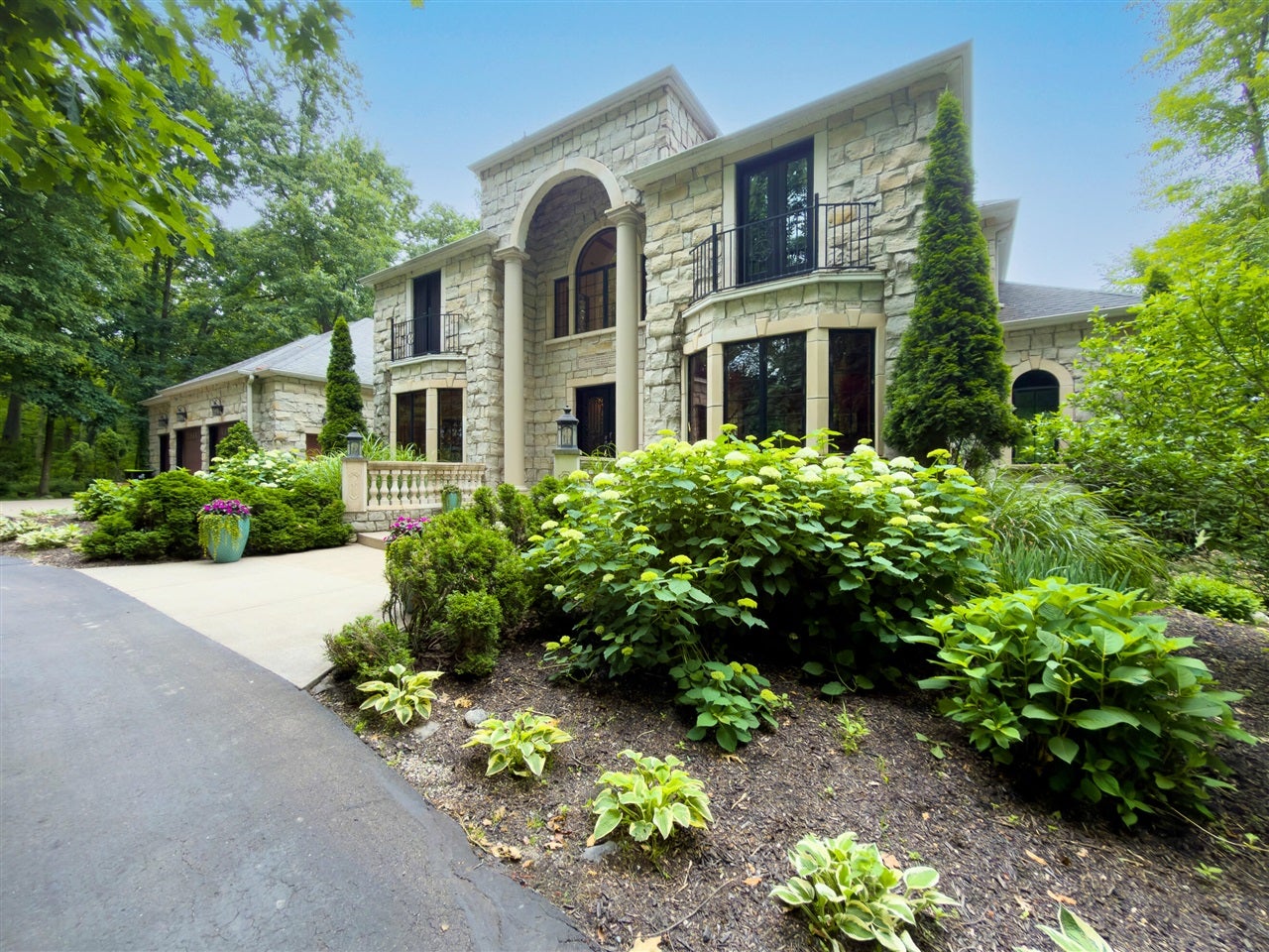 554 Bailey Lake Drive — photo