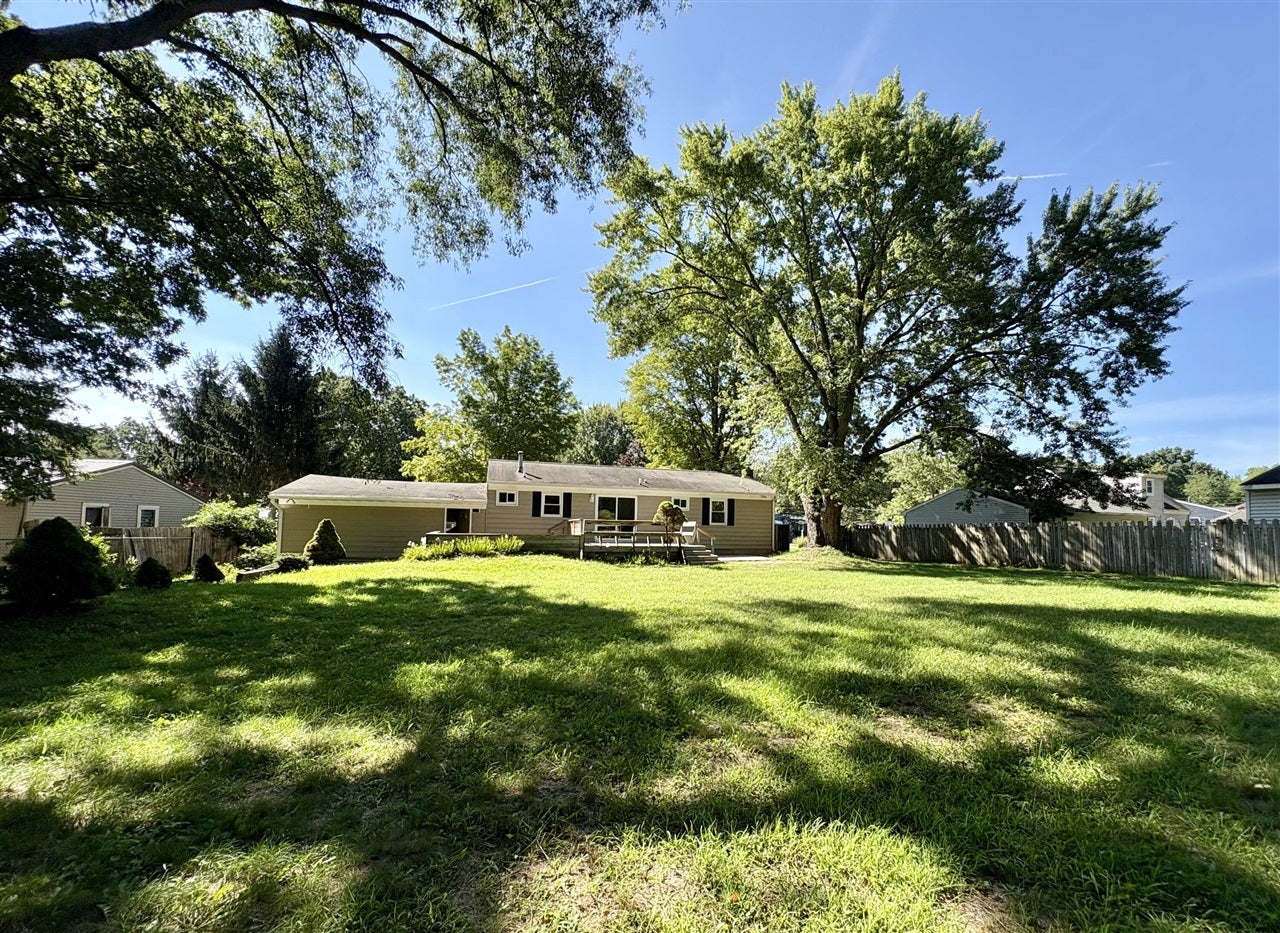 11141 Woodbushe Drive — photo
