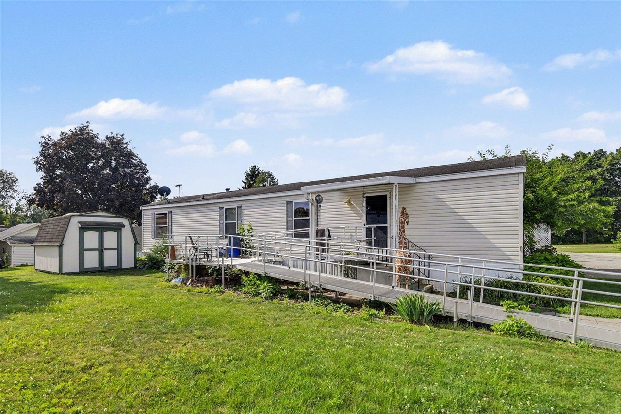 69205 Garver Lake Road 19 — photo
