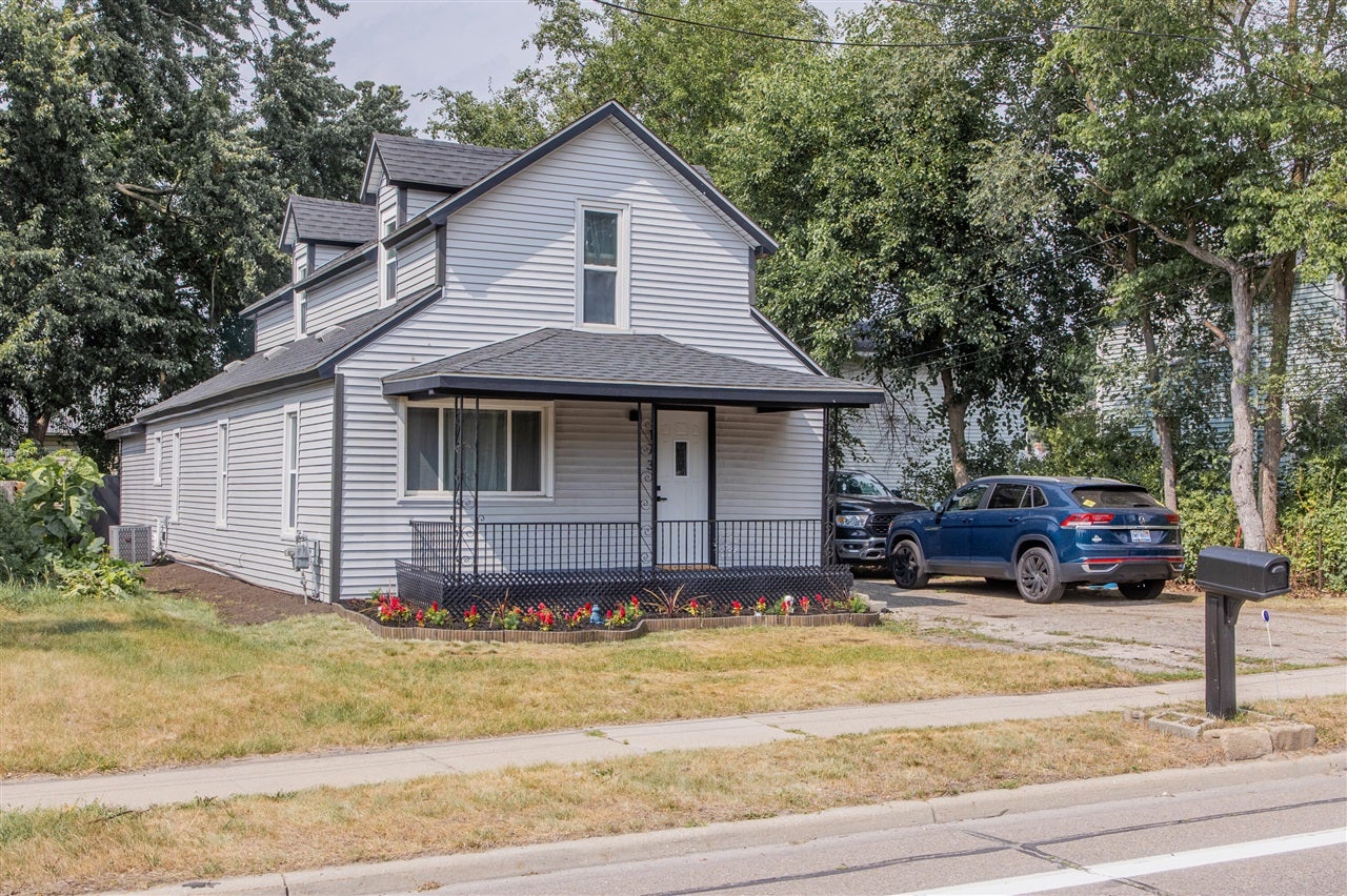 173 E State Street — photo