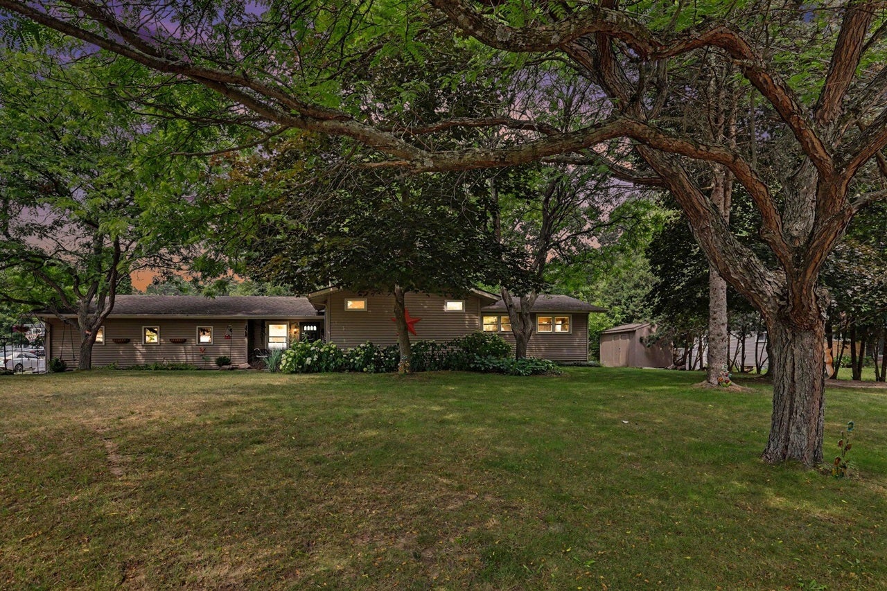 507 Floral Drive — photo