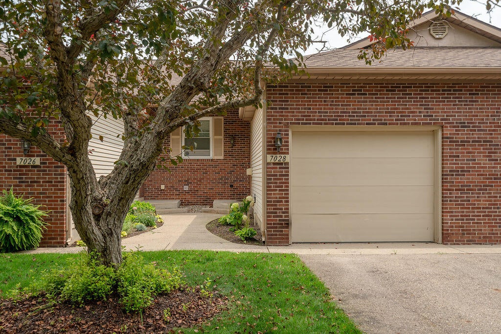 7028 Springtree Lane — photo