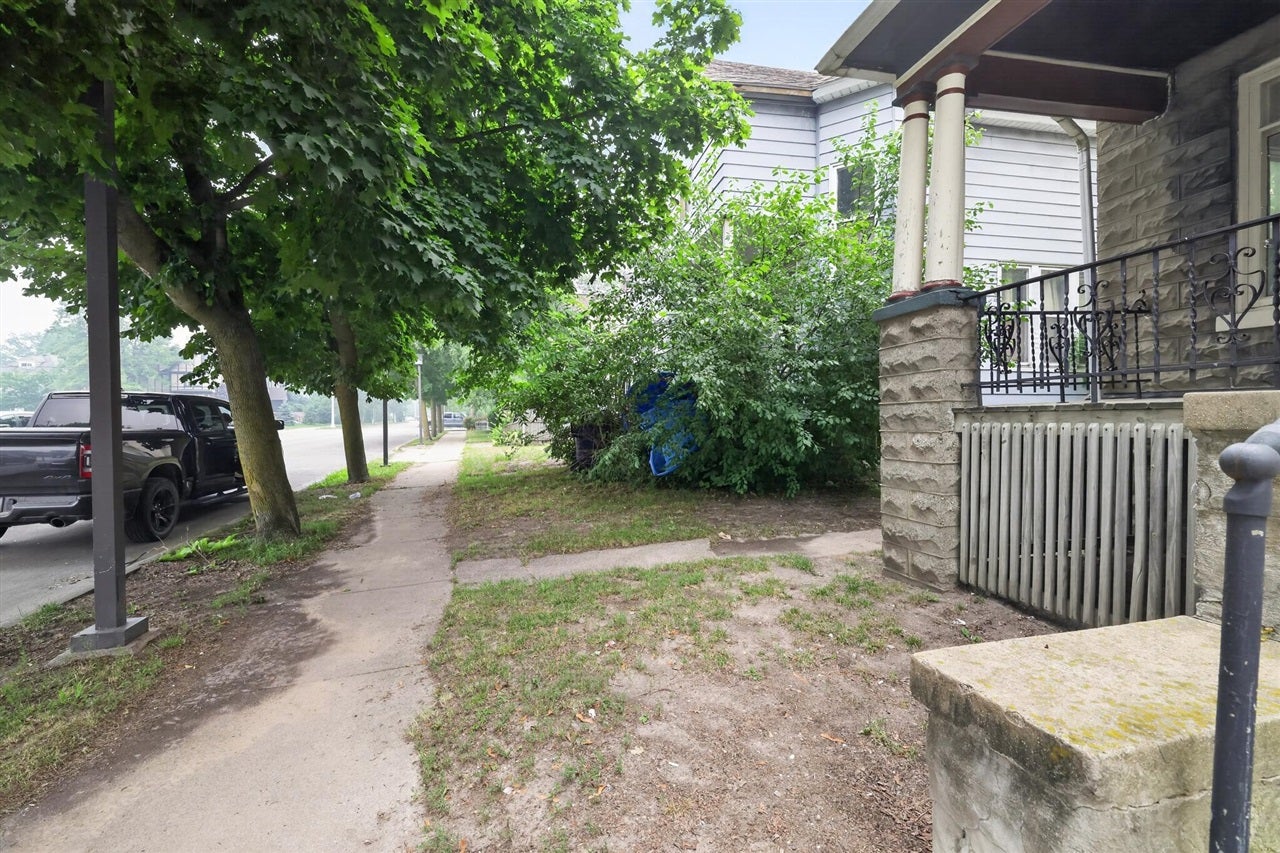 909 N Johnson Street — photo
