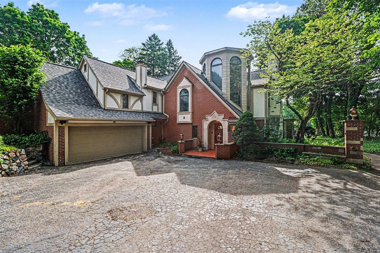 460 E Long Lake Road — photo