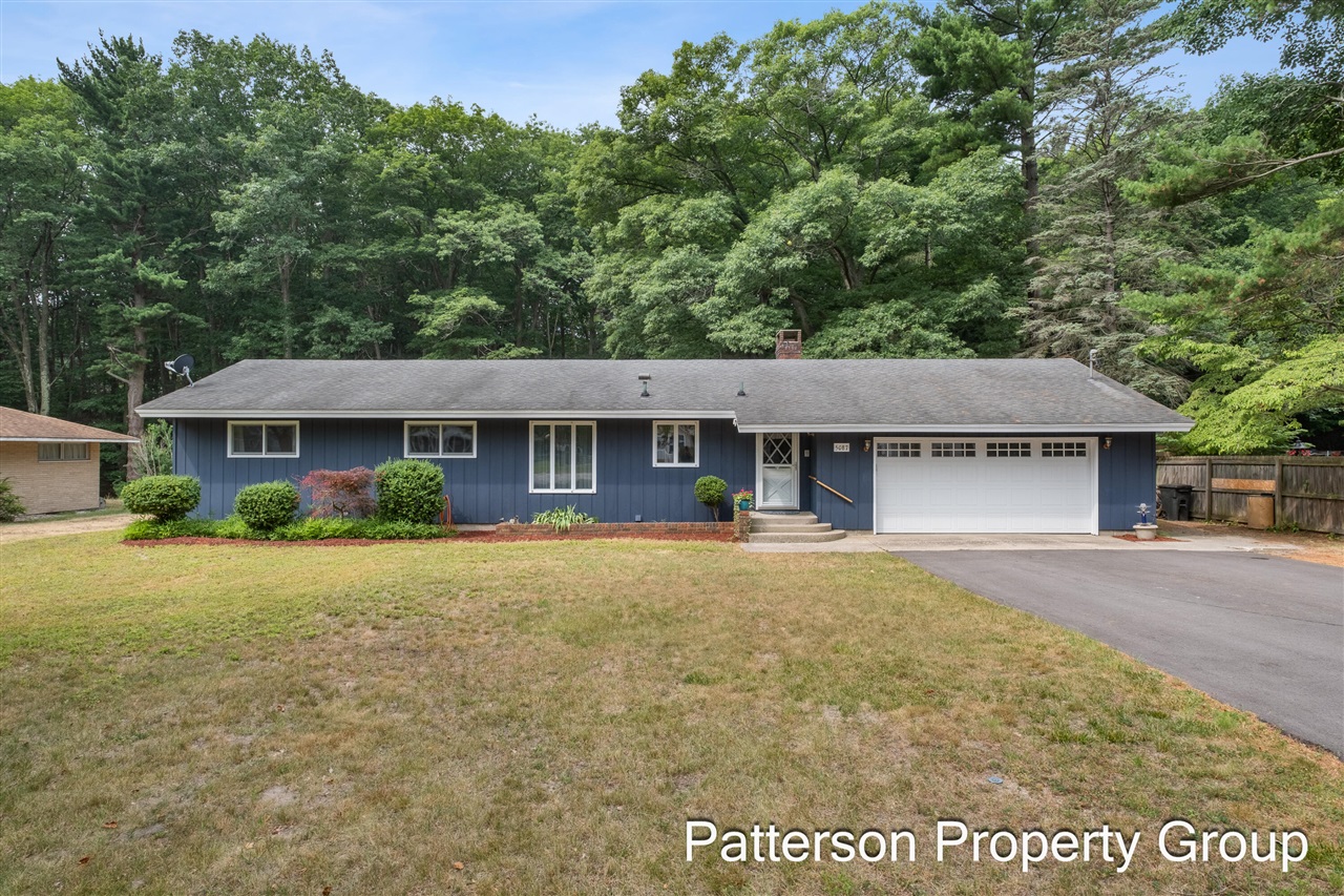 5087 Lake Harbor Road — photo
