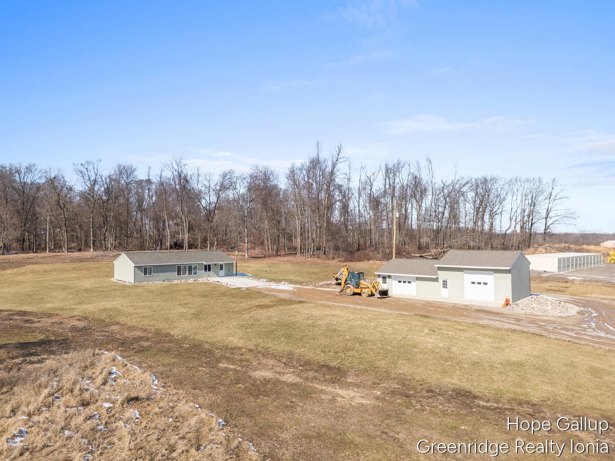 1637 N State Road — photo
