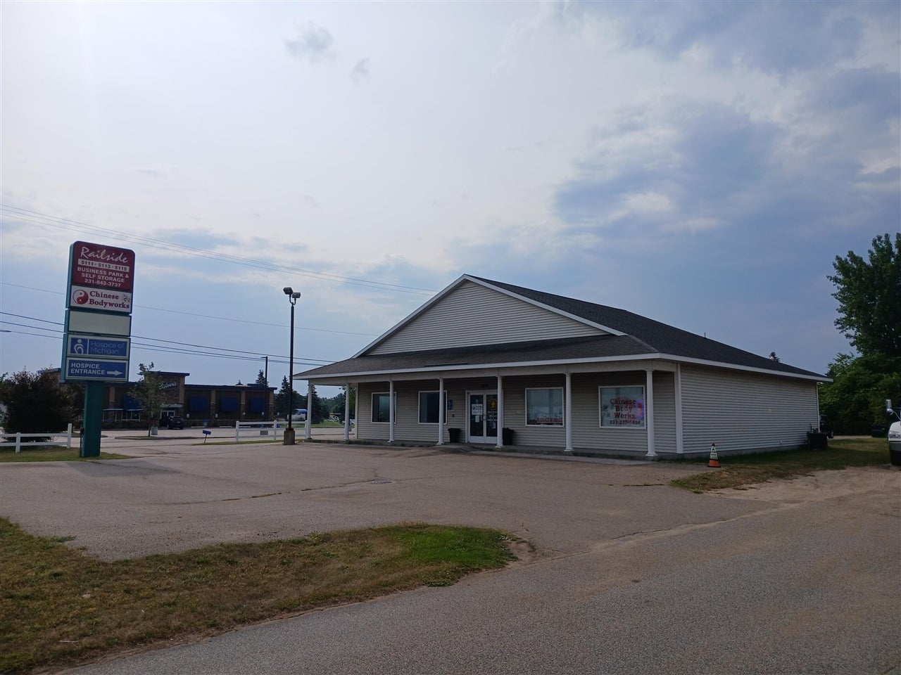5177 W US-10 — photo
