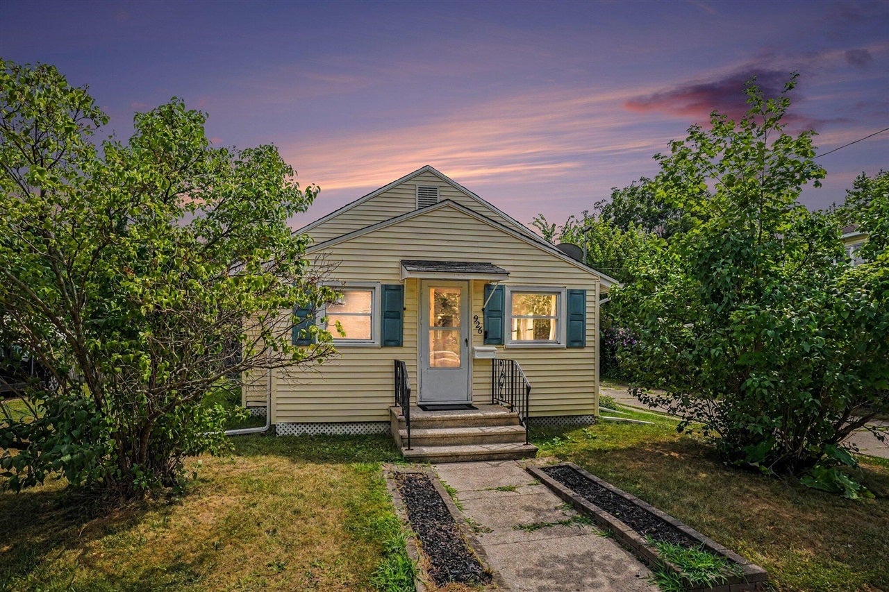 926 Foley Street — photo