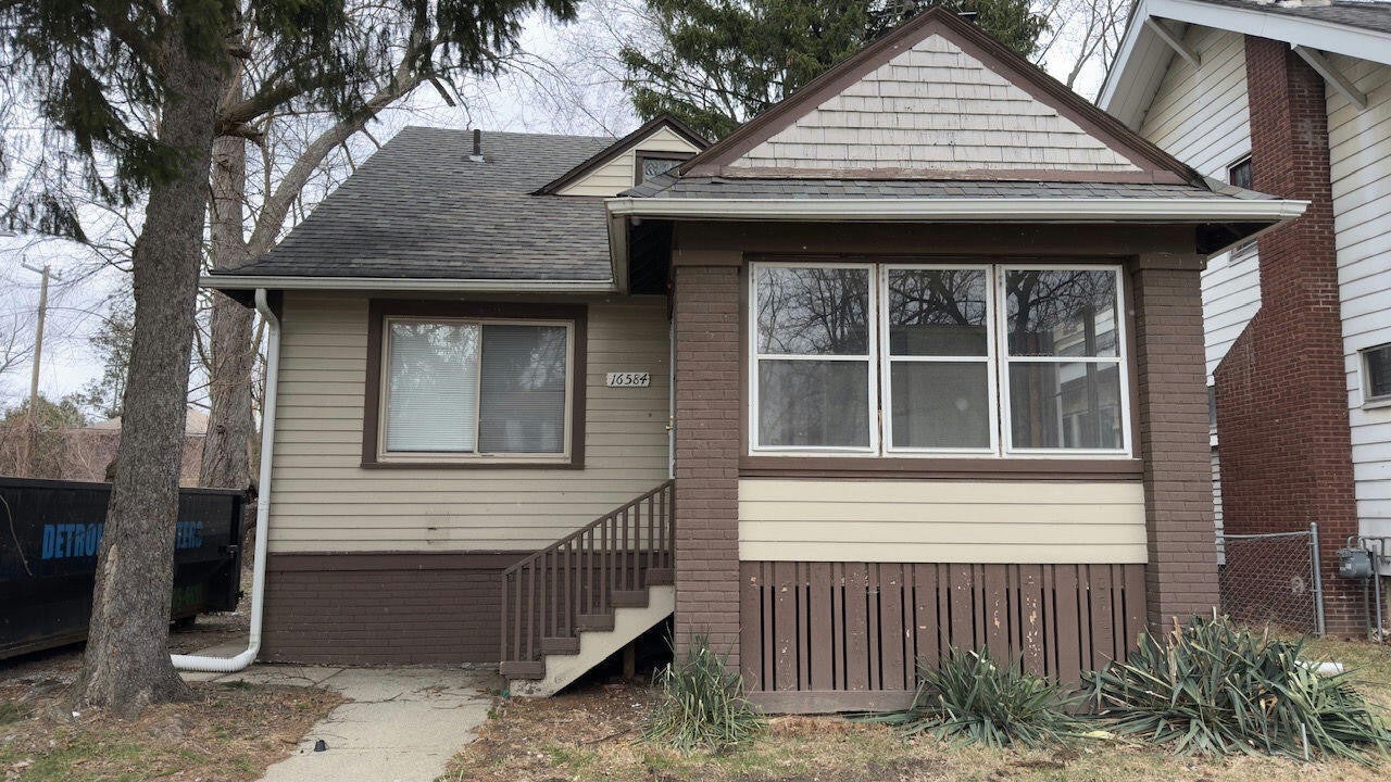16584 Blackstone Street — photo