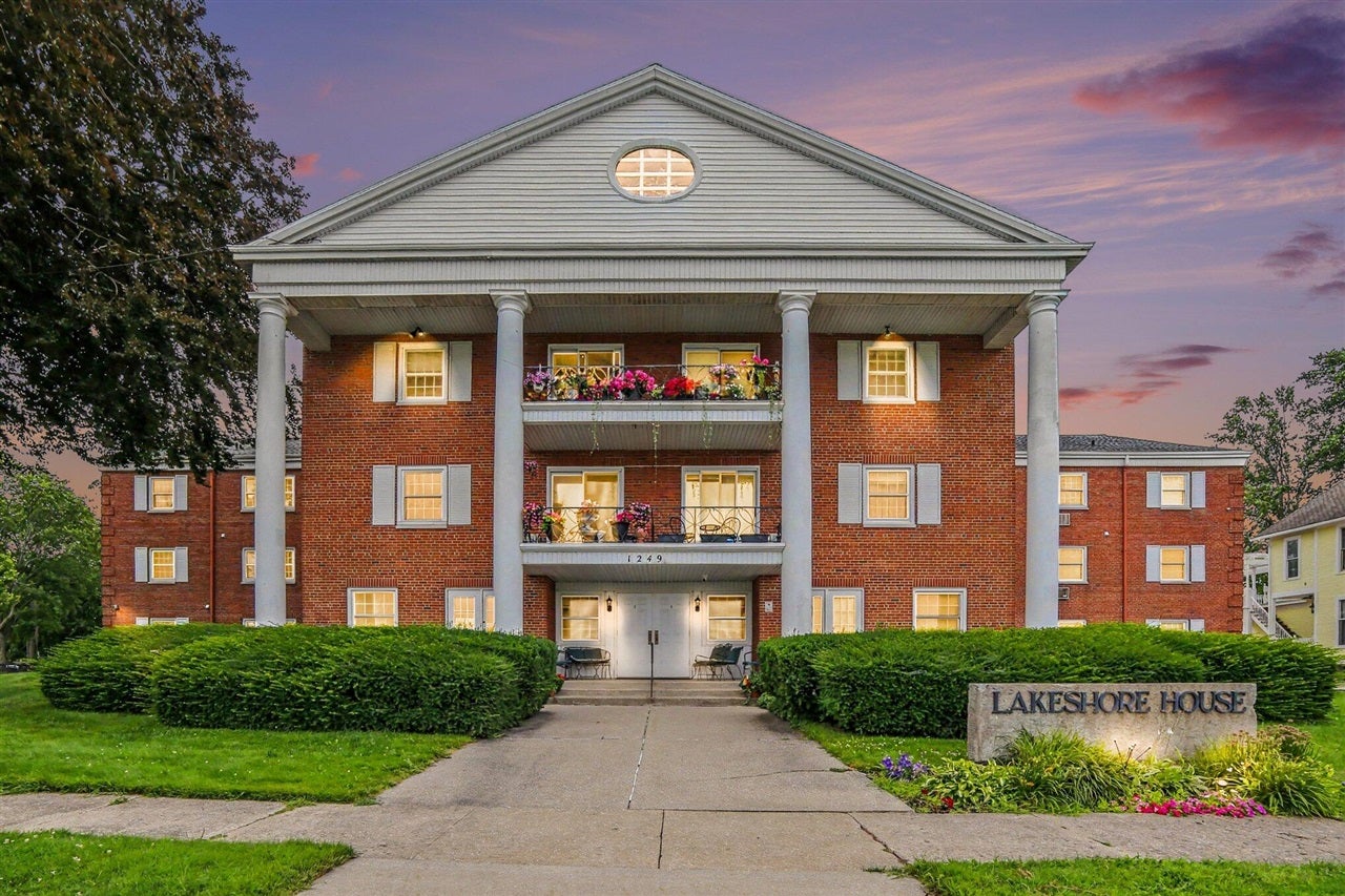 1249 Lakeshore Drive 315 — photo