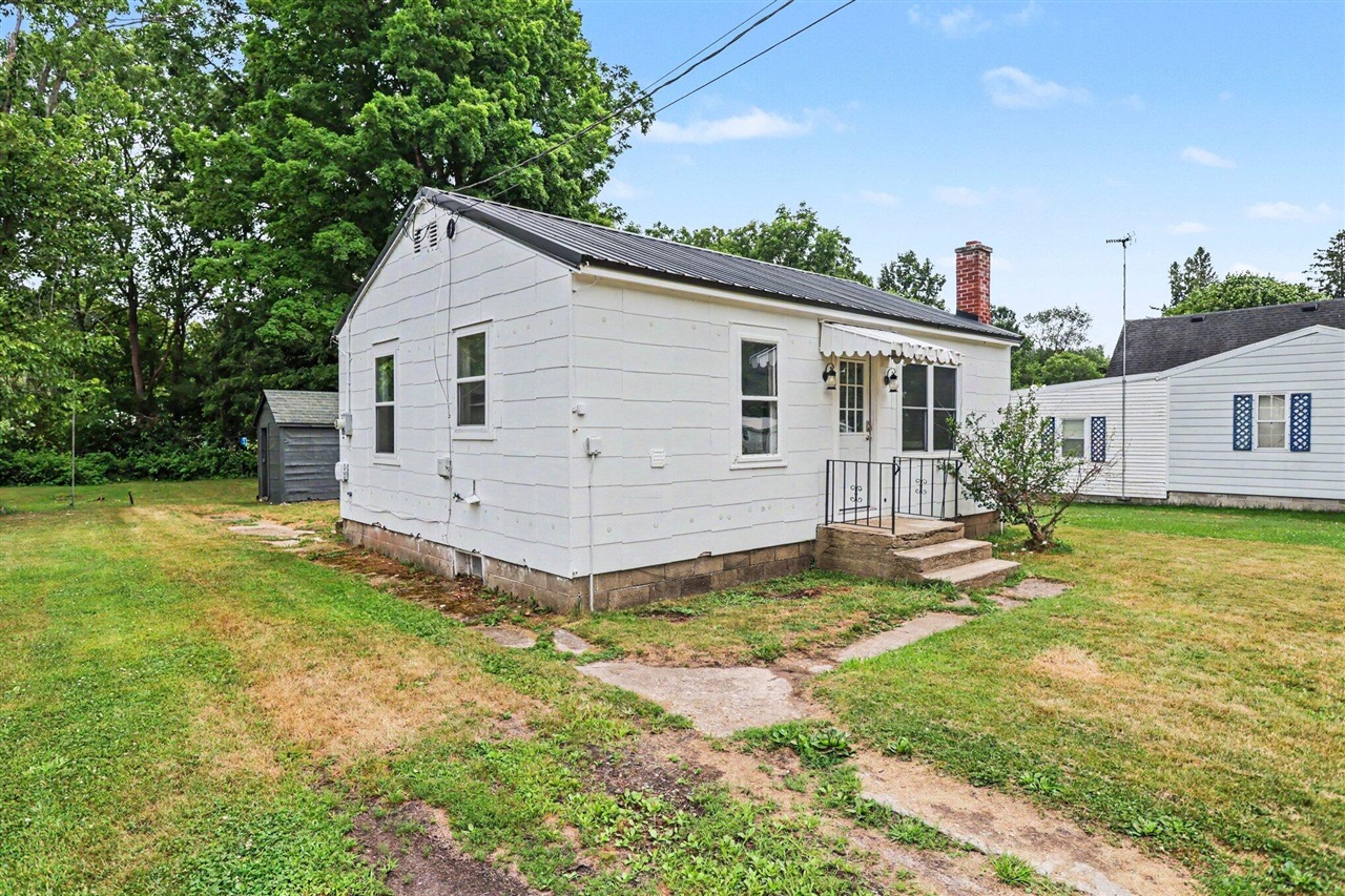 103 Lincoln Street — photo