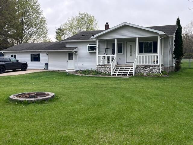 8671 13 Mile Road — photo