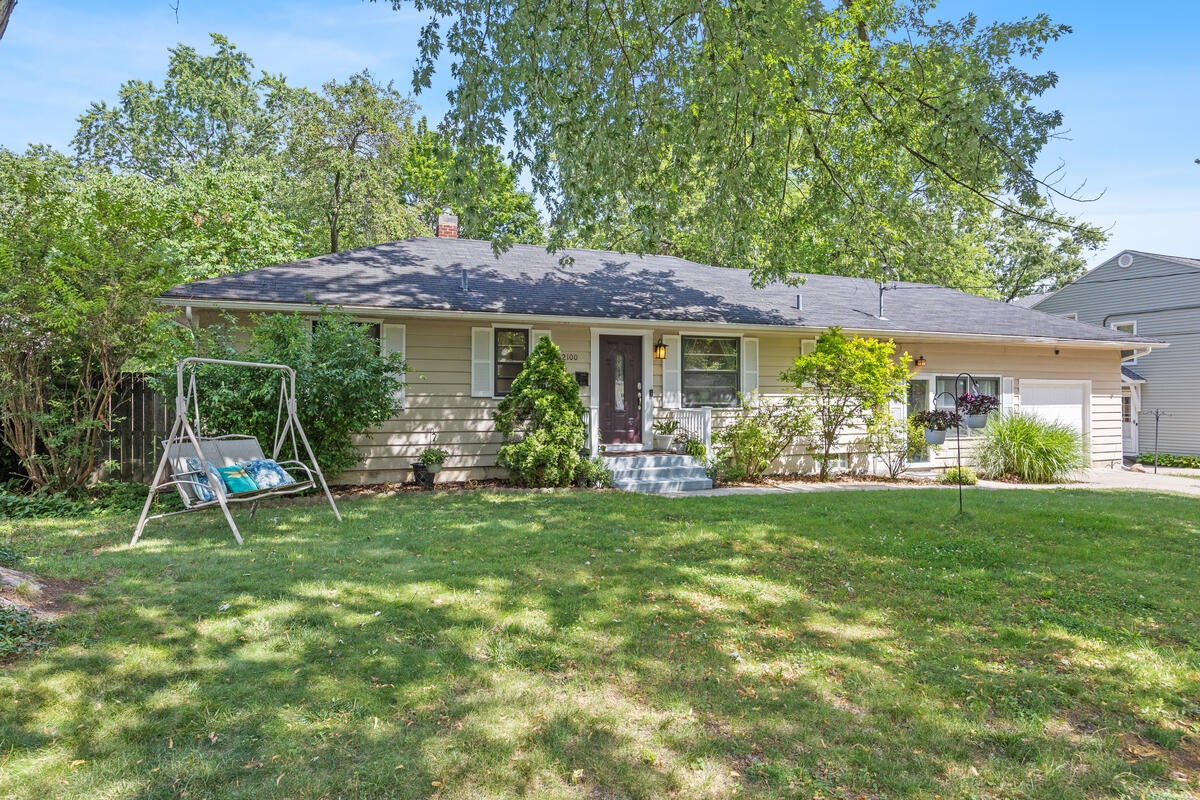 2100 Cambridge Drive — photo