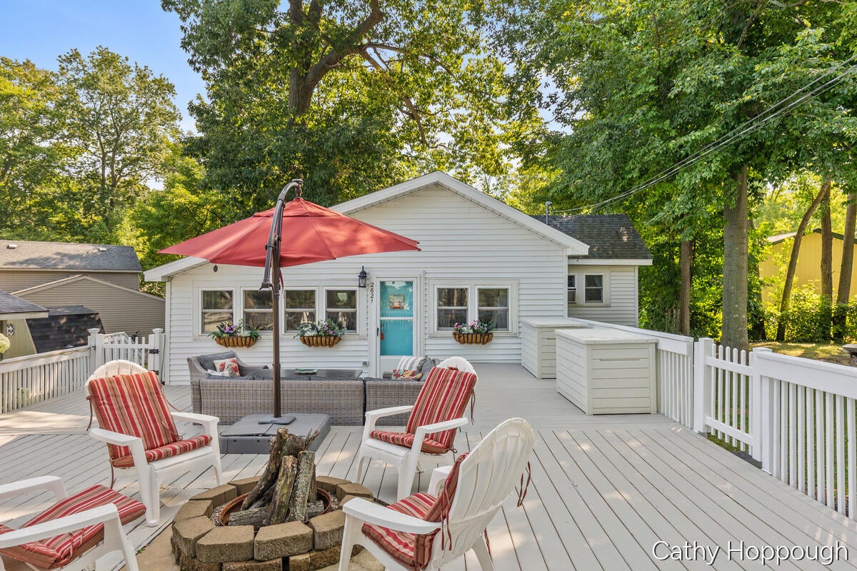 2621 Lansing Street — photo