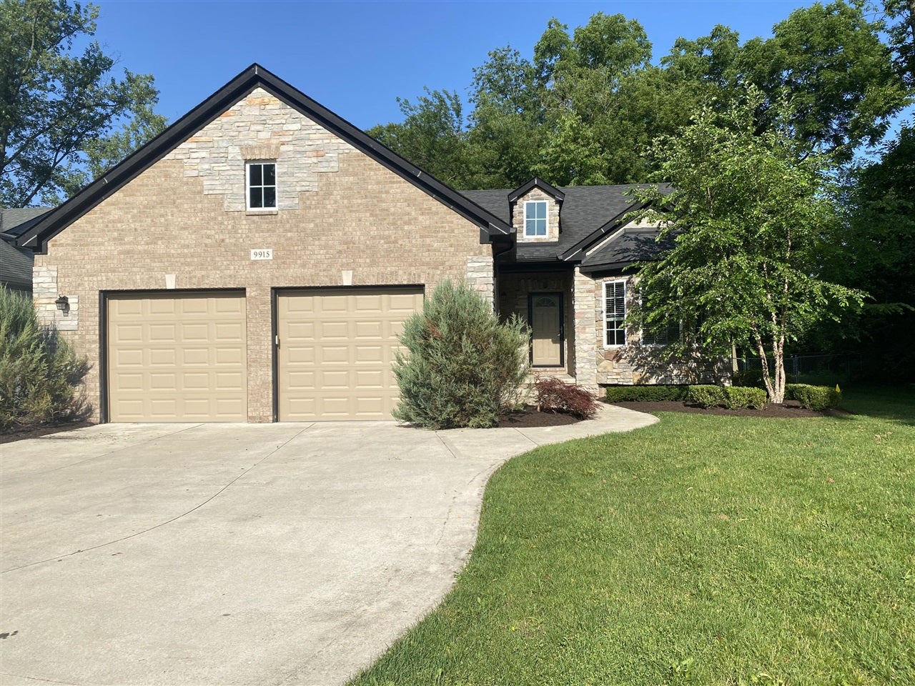 9915 Wayne Road — photo