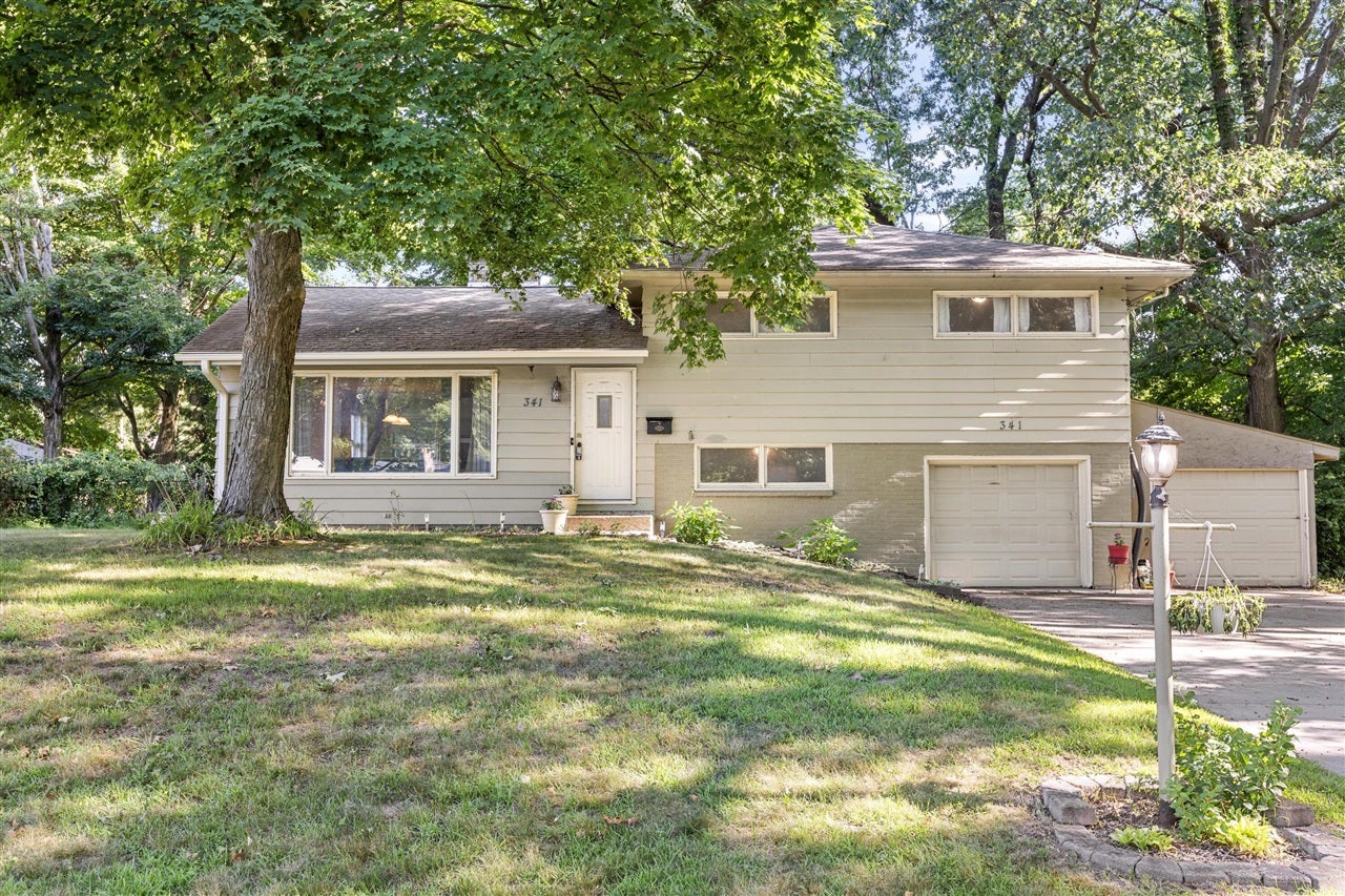 341 Country Club Terrace — photo