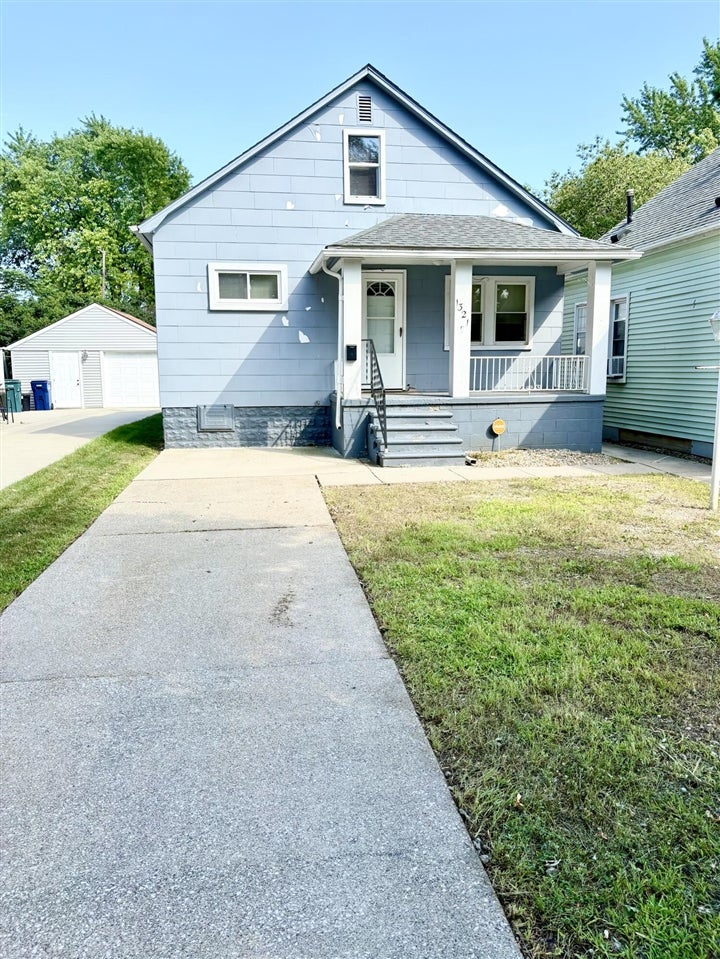 1321 Applewood Avenue — photo