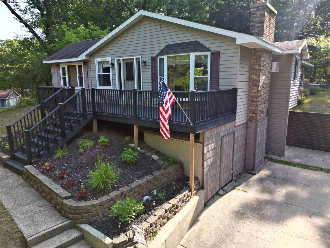 12088 N Lake Street — photo