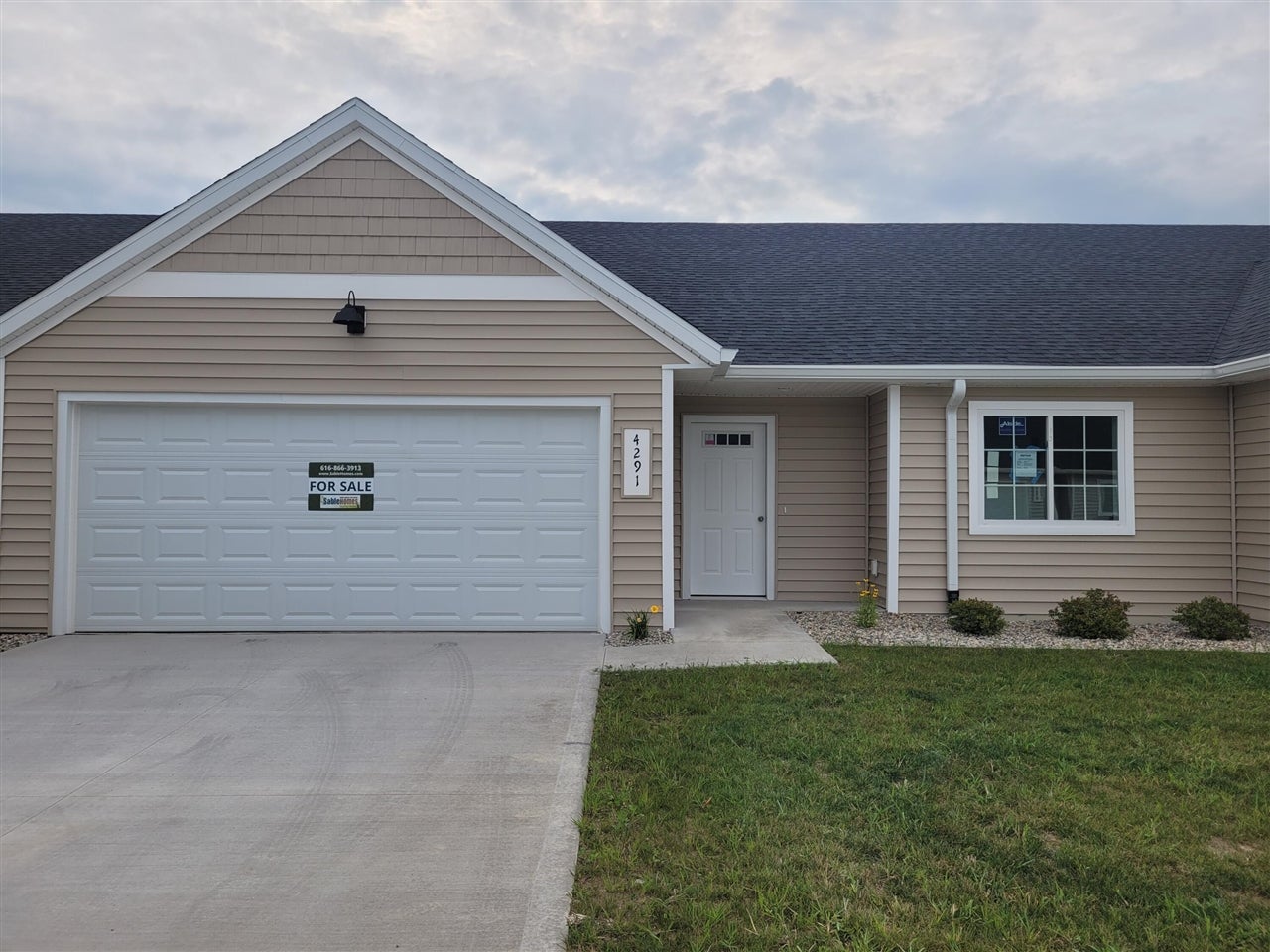 4291 Highpoint Drive 106 — photo