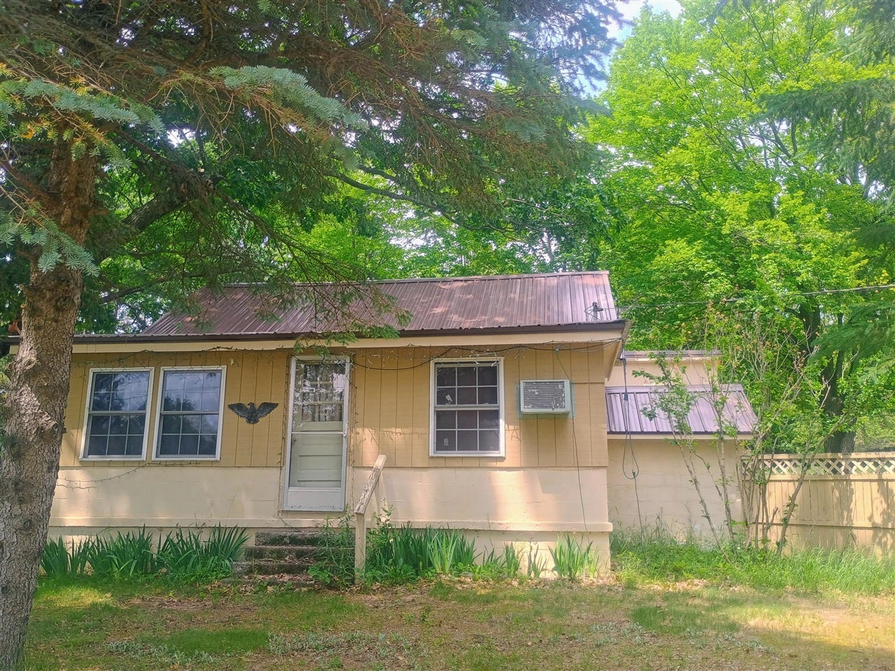 18222 US-10 — photo
