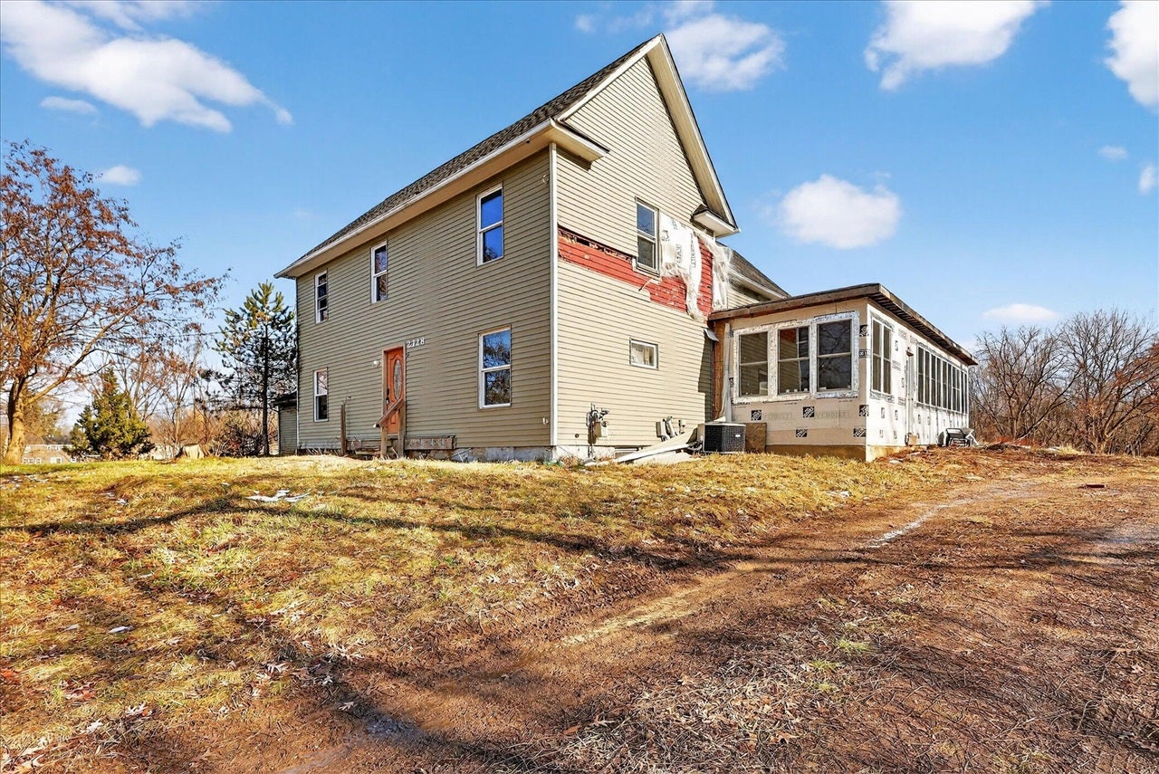2328 Dean Lake Avenue — photo