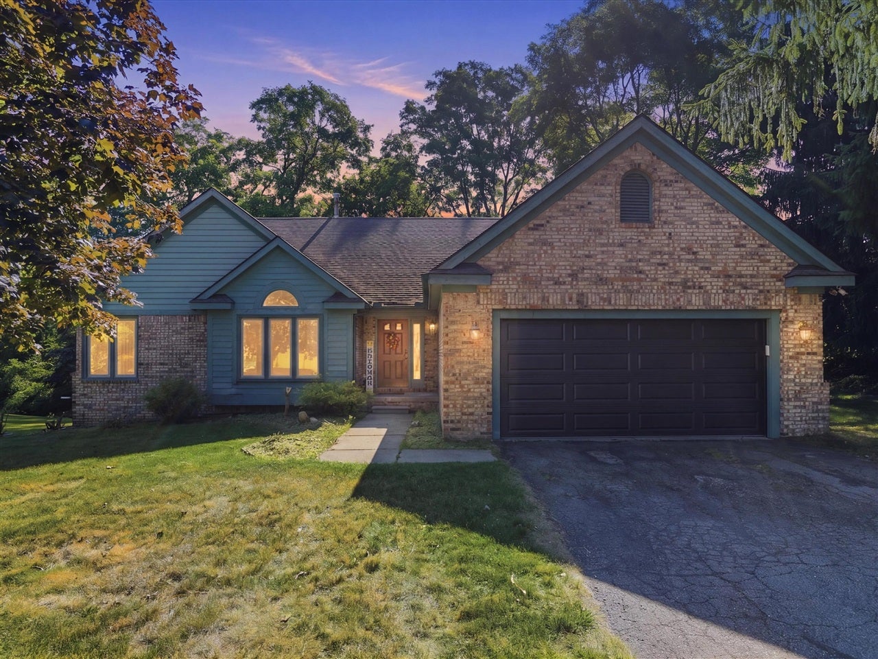 5220 Huron Hills Drive — photo