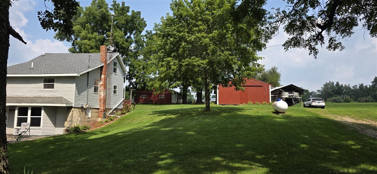5366 Folks Road — photo