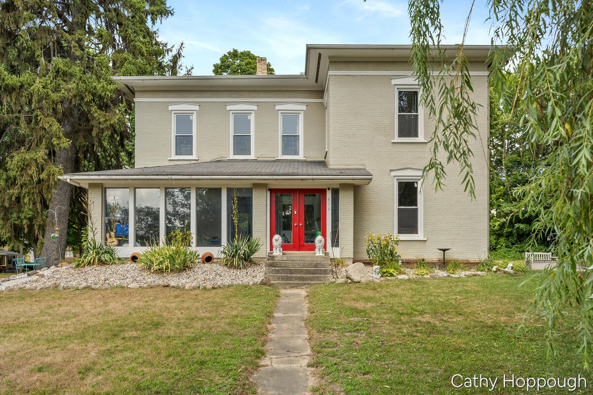 404 E Main Street — photo